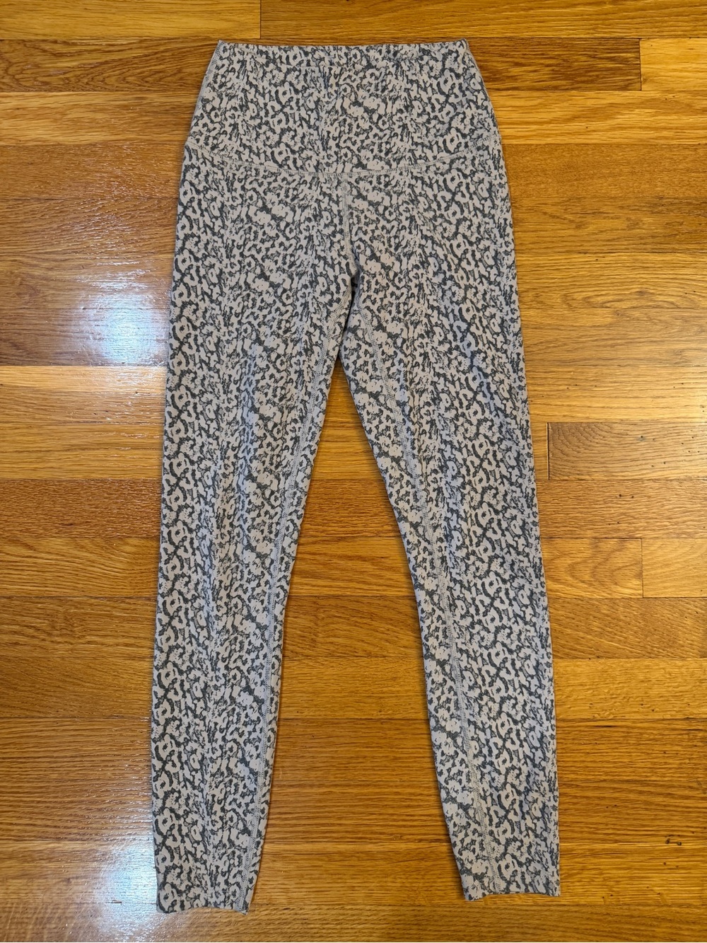 Varley FreeSoft High-Rise Leggings in Distorted Cheetah(?) - Size Est. XS